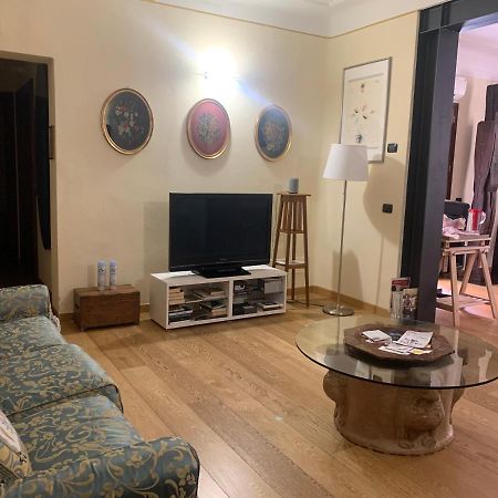 C-Rooms, Residenza Correggio 帕爾馬 外观 照片