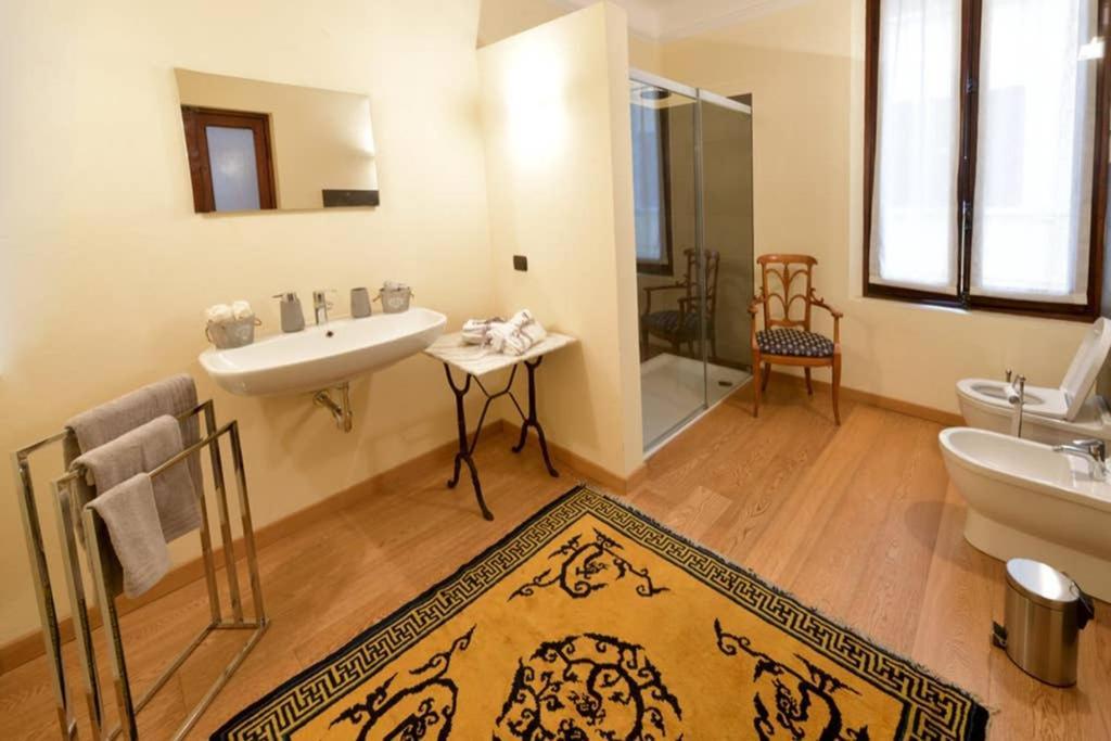 C-Rooms, Residenza Correggio 帕爾馬 外观 照片