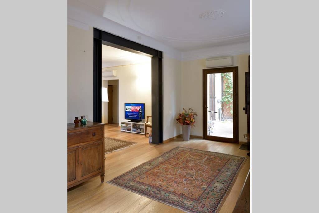 C-Rooms, Residenza Correggio 帕爾馬 外观 照片