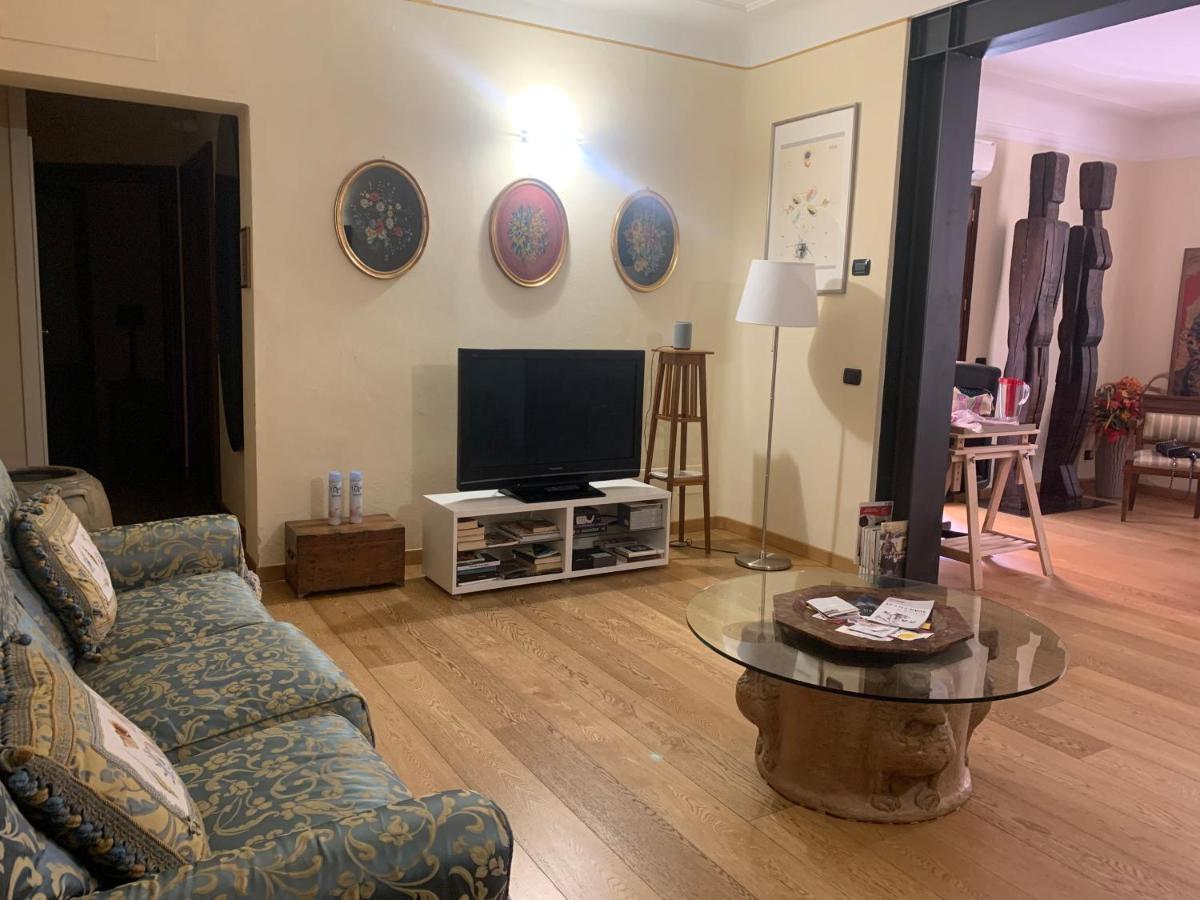 C-Rooms, Residenza Correggio 帕爾馬 外观 照片